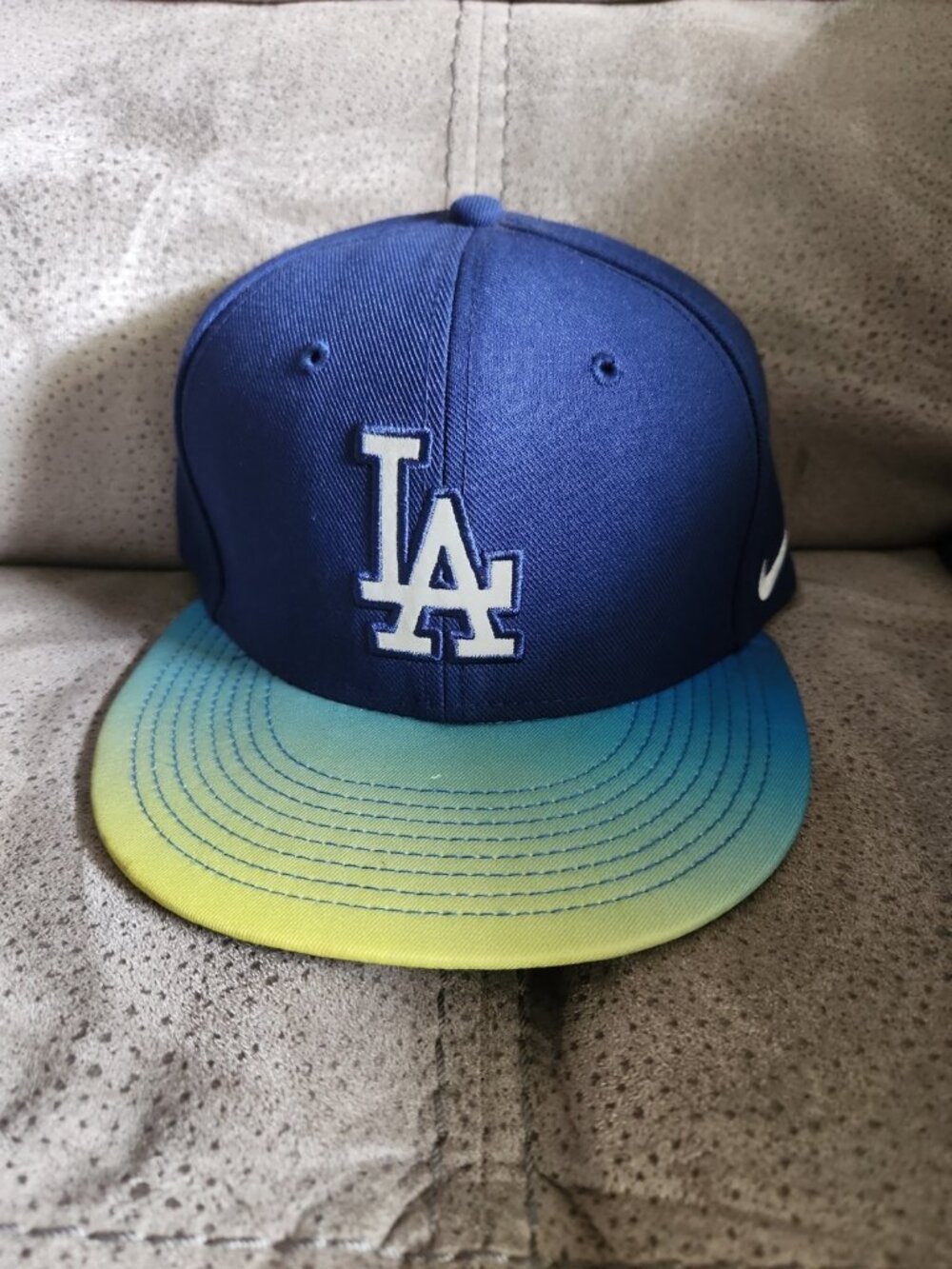 Los Angeles Dodgers Nike True Hat Reflective Logo Yellow Blue BrimAdult Snapback